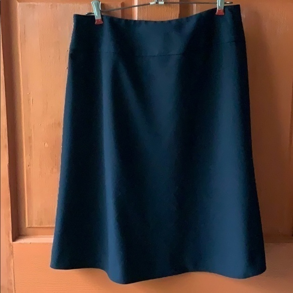 Doncaster black full skirt 8